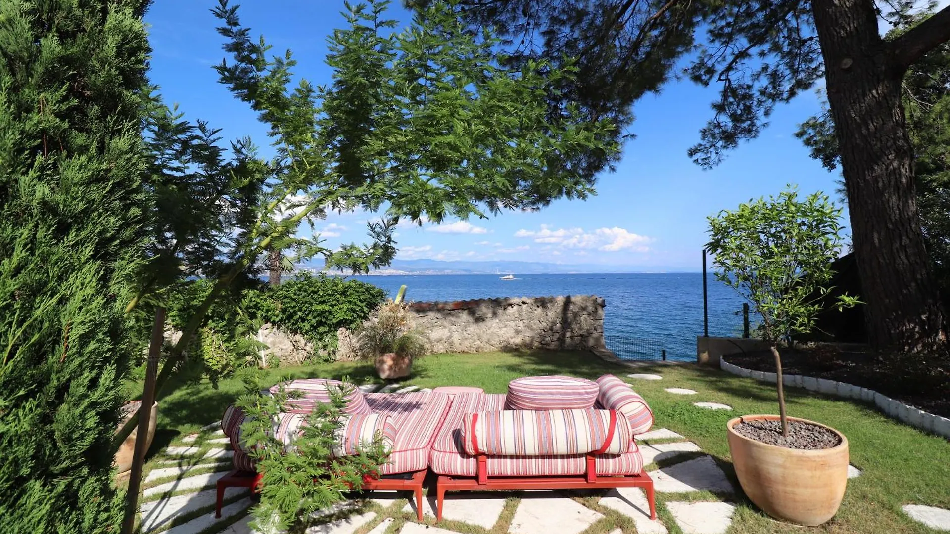 Apartment In Villa Mery On The Sea Opatija